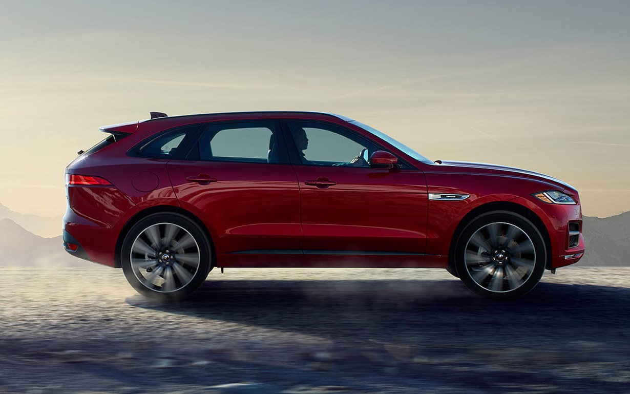 Comparison - Jaguar F-Pace R-Sport 2018 - vs - Rolls-Royce Cullinan 2018 SUV Drive Comparison - Jaguar F-Pace R-Sport 2018 - vs - Rolls-Royce Cullinan 2018 SUV Drive